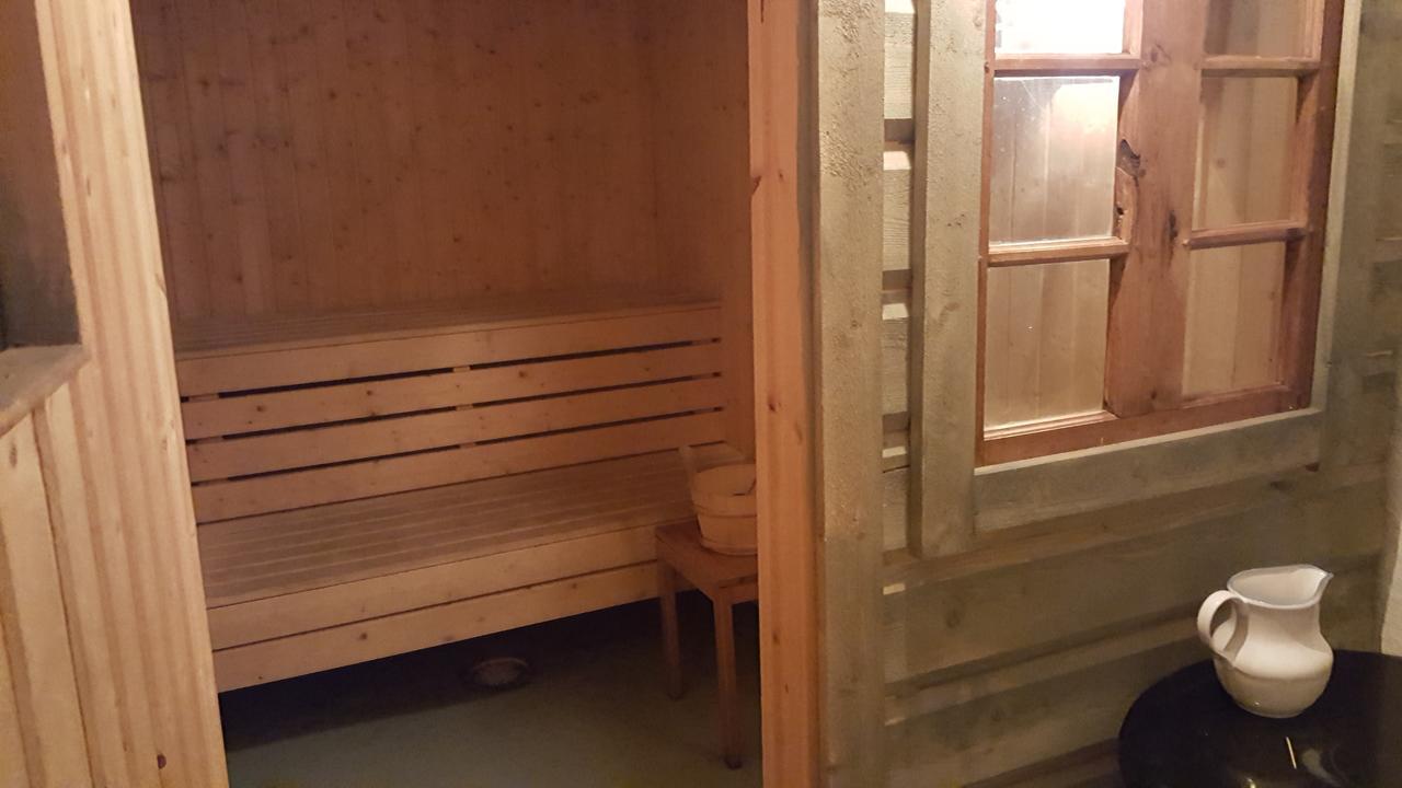 Mora Vandrarhem Och Gaesthem Vinäs Kültér fotó